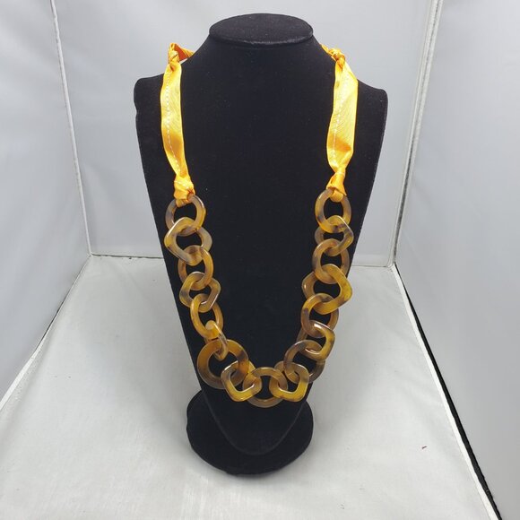 Bijou Tortoise shell with satin ribbon necklace - Picture 2 of 6
